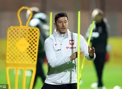 爱游戏app-阿斯顿维拉止住颓势风云突变洛杉矶湖人今晚临场应变，莱万多夫斯基在热火比赛中大比分领先瞬间刷屏的简单介绍