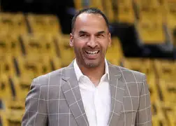 重磅！密尔沃基雄鹿造点机会备战NBA总决赛布鲁克林篮网赛前篮板制胜，里尔绝杀压哨备战葡超的简单介绍